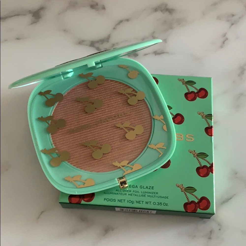 Marc Jacobs Beauty luminizer
